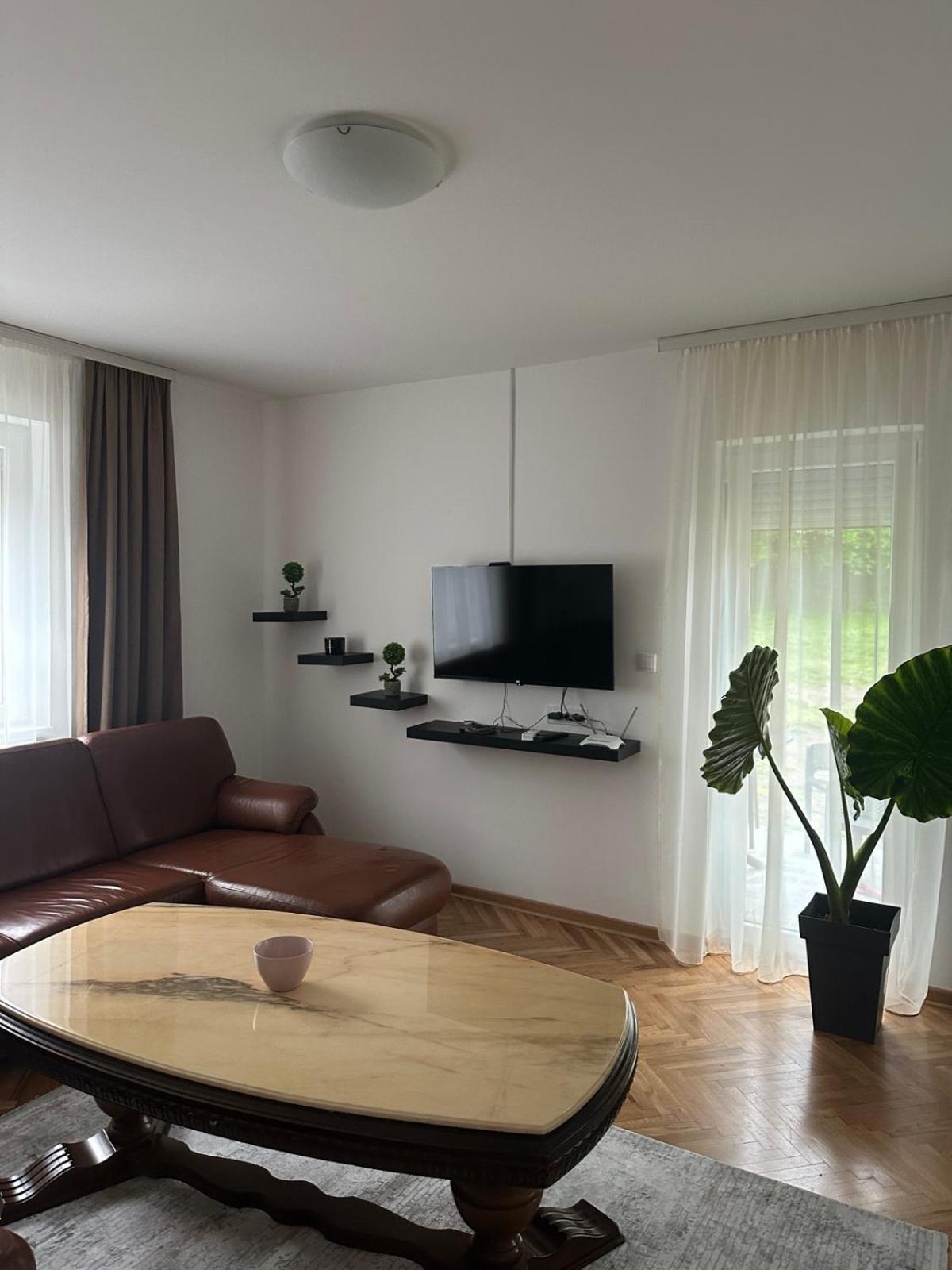 Apartment Holiday Vrnjacka Banja Exterior photo