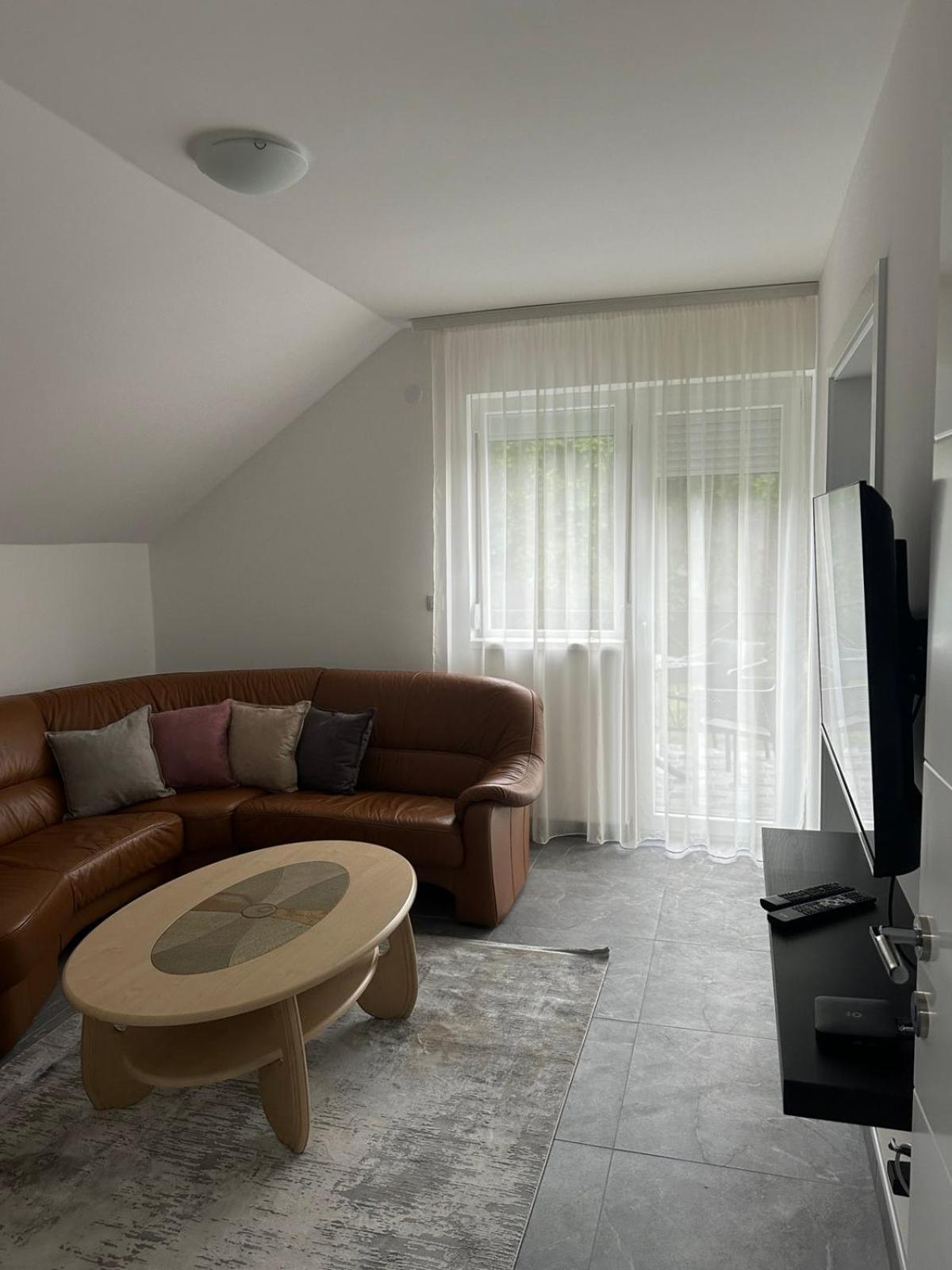 Apartment Holiday Vrnjacka Banja Exterior photo