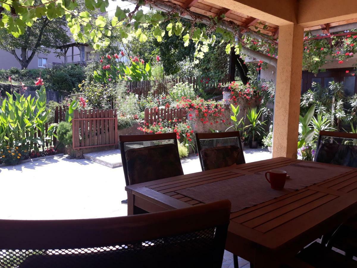 Apartment Holiday Vrnjacka Banja Exterior photo